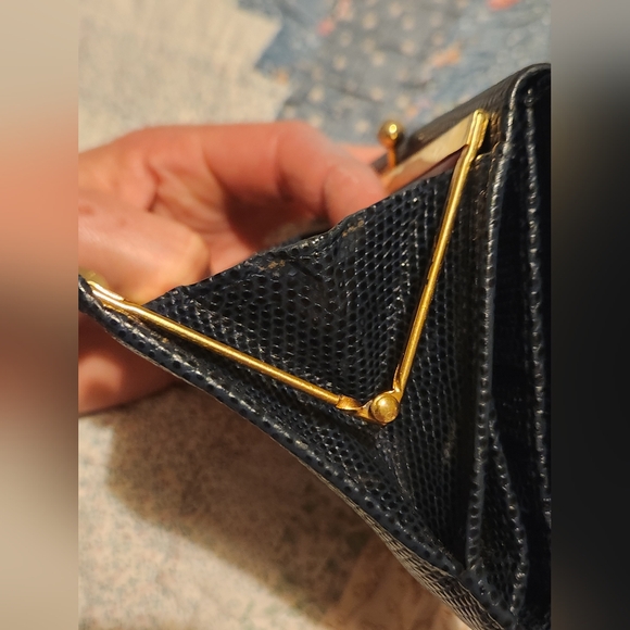 SOLD! Salvatore Ferragamo Black leather Tri-fold wallet. - Picture 11 of 15